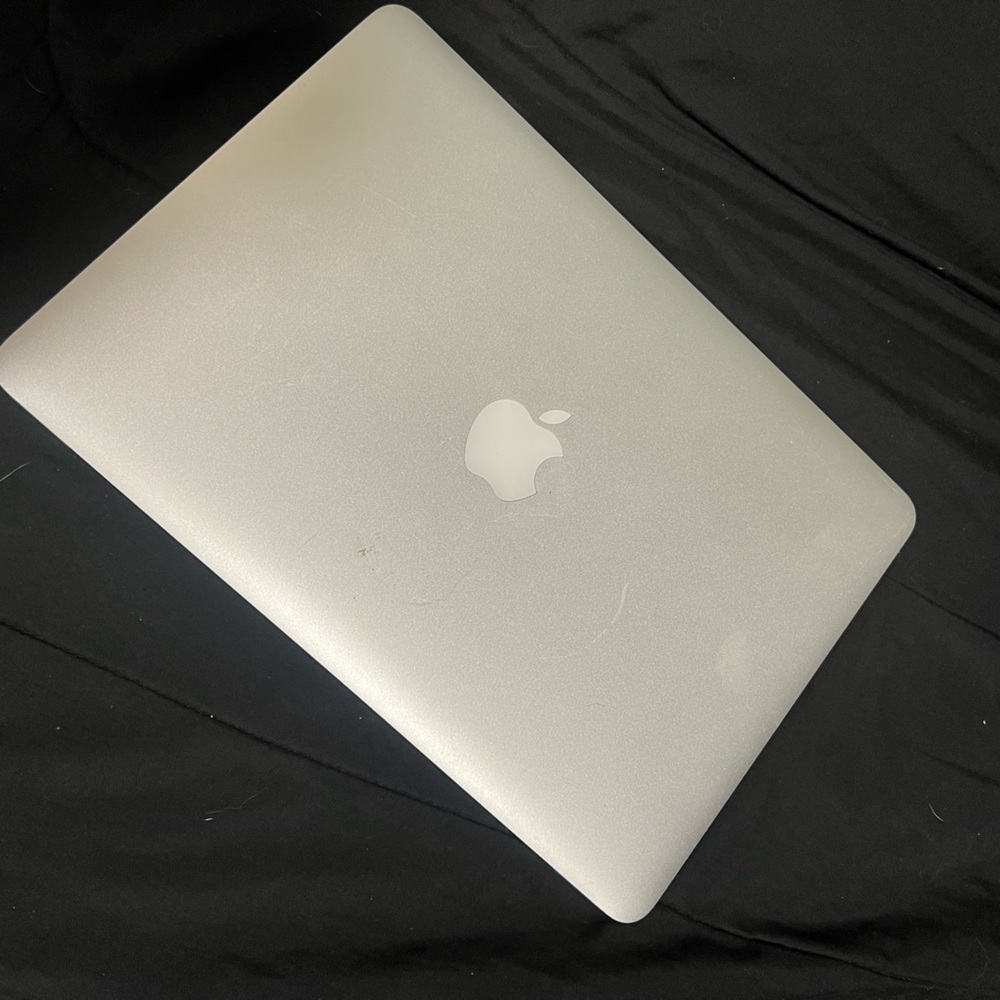 MACBOOK PRO 2015 EDITION - used lightly once in a while
